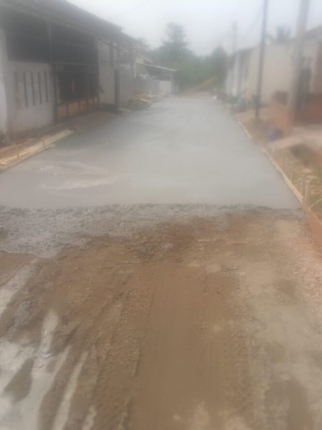 
					Proyek Cor Jalan di Perumahan Pelita Residen Kelurahan Talang Betutu Diduga Kurang Volume Serta Abaikan UU KIP