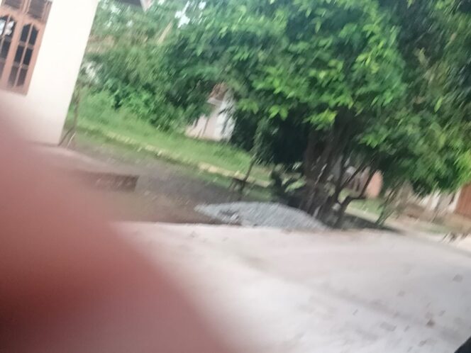 
					Diduga Baru Dua Hari Selesai Dikerjakan, Proyek Cor Jalan Roda di Kelurahan Sukajadi Alami Keretakan