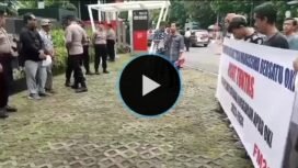 Forum Masyarakat dan Mahasiswa Oki (FMMOB) saat Aksi Damai di KPK pada beberapa waktu lalu.