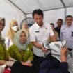 Pasar murah serta peningkatan akses layanan publik bagi masyarakat adalah program prioritas pasca pelantikan Bupati Muchendi Mahzareki dan Wakil Bupati Supriyanto.