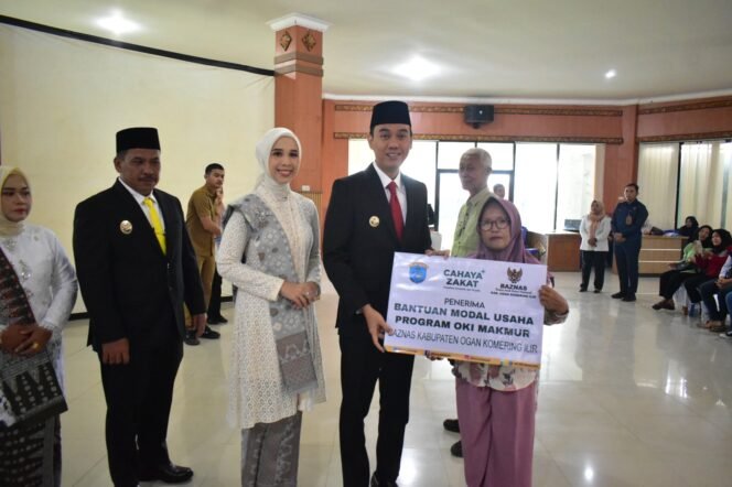 
					Pemerintah Kabupaten Ogan Komering Ilir (OKI) melalui Badan Amil Zakat Nasional (BAZNAS) OKI memberikan bantuan modal tanpa bunga kepada pelaku Usaha Mikro, Kecil, dan Menengah (UMKM)