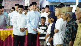 Bupati OKI, Muchendi Mahzareki, menggelar Safari Ramadan perdananya di Desa Ulak Kemang dan memberikan bantuan kepada masyarakat di Desa Ulak Kemang, Kecamatan Pampangan, pada Rabu (5/3/2025).