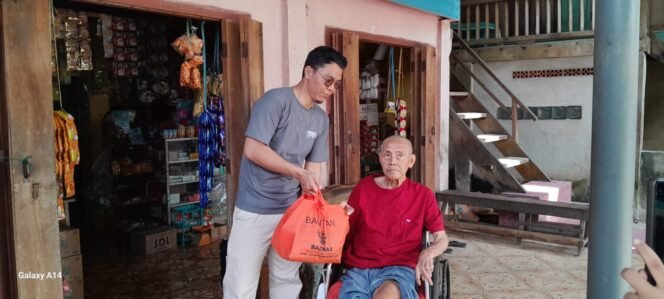 
					Lansia dan Anak Yatim Terima Berkah dari Baznas OKI