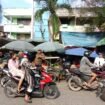Kondisi Pasar Satelit Perumnas Sako Kenten, yang menjadi pusat perdagangan di Kecamatan Sako dan Kecamatan Sematang Borang, Kota Palembang, kian memprihatinkan. Ketidakdisiplinan pedagang dalam menata lapak membuat pasar terlihat semrawut, kotor, dan tidak teratur