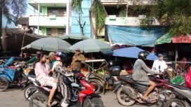 Kondisi Pasar Satelit Perumnas Sako Kenten, yang menjadi pusat perdagangan di Kecamatan Sako dan Kecamatan Sematang Borang, Kota Palembang, kian memprihatinkan. Ketidakdisiplinan pedagang dalam menata lapak membuat pasar terlihat semrawut, kotor, dan tidak teratur