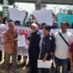 Aksi massa yang menyampaikan laporan ini diterima oleh Kasi Penkum Kejati Sumsel, Vanny Yulia Eka Sari, SH, MH. Di hadapan pengunjuk rasa, ia menegaskan laporan tersebut akan diproses sesuai prosedur.