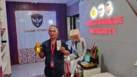 Ketua LSM Krak Sumsel, Peri Utama saat di Ruang Kortastipidkor Mabes Polri, Senin, (16/11/2025), (foto; istimewa wartasumsel.co.id)