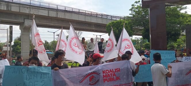 
					Koalisi Mata Publik “Kepung” Kejati Sumsel: Kades Tanjung Lago Diduga Kuasai Plasma Rakyat dan Dana Desa Bermasalah